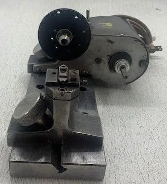 HARIG OD TURN FIXTURE, 7 IN DISTANCE BETWEEN CENTERS, 6 IN SWING, 115V, 180/360 RPM WHEEL - undefined