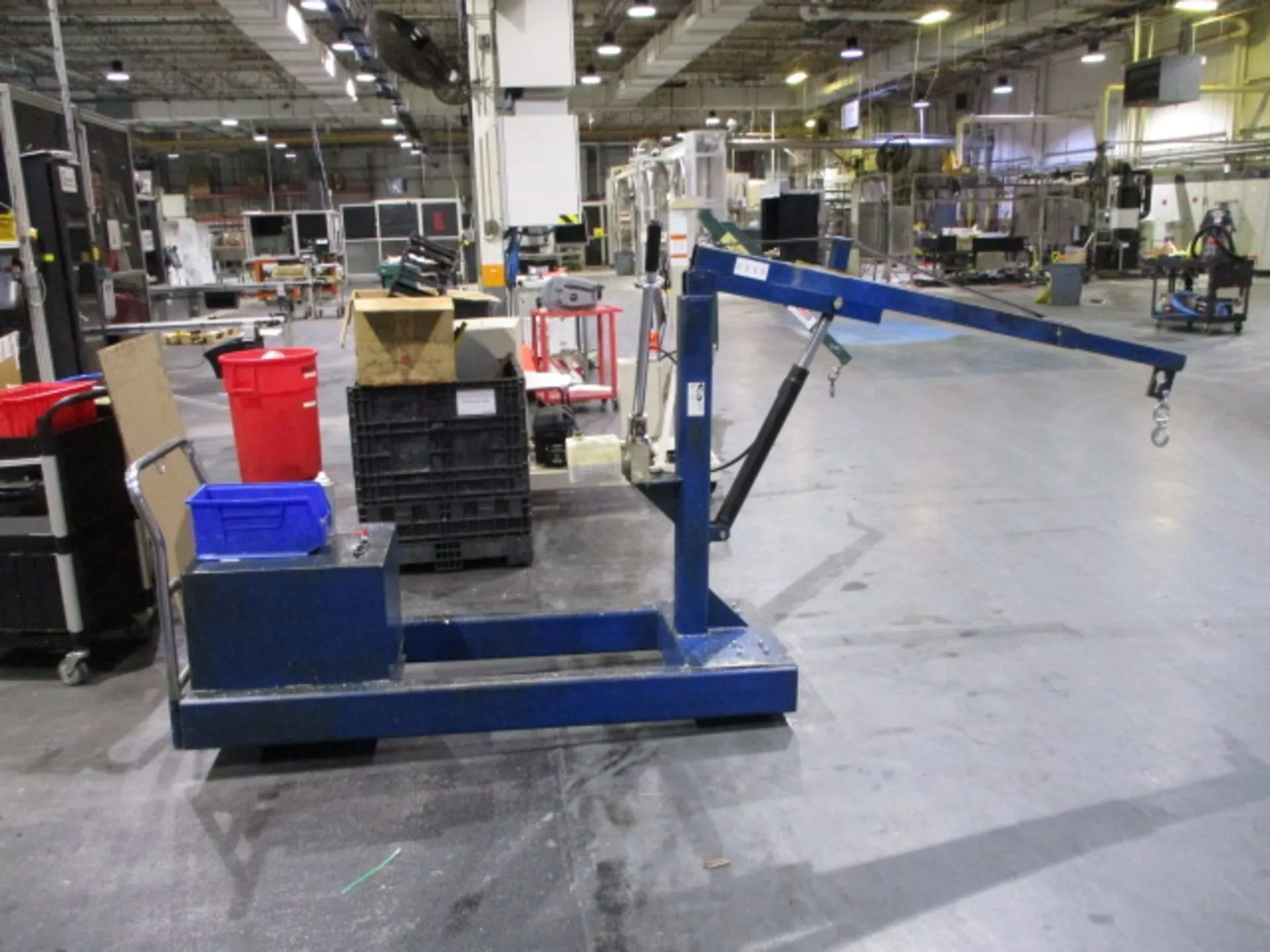 T & S EQUIPMENT (VESTIL) CBFC-1000 .5 TON ENGINE CRANE W/3 BOOM POSITIONS - undefined