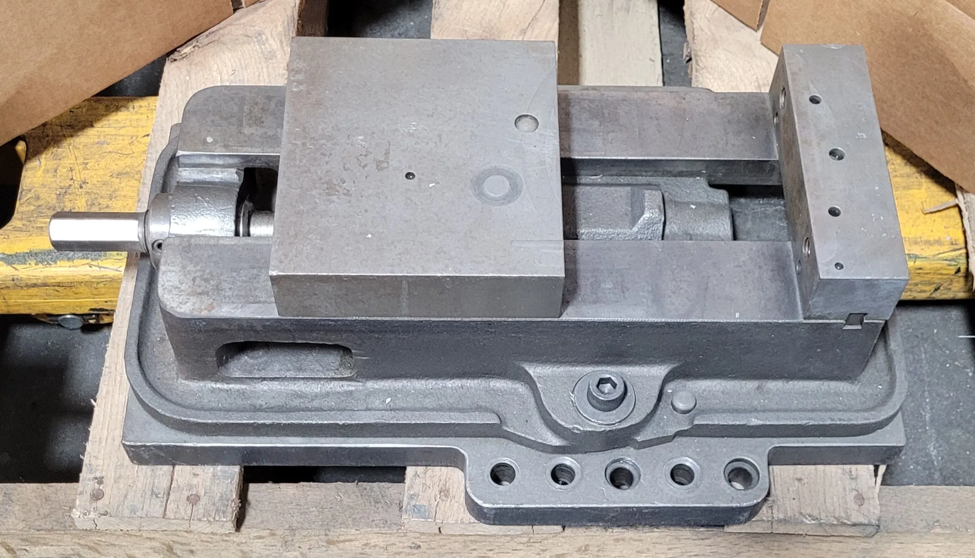 KURT D60 MACHINIST VISE 6" JAW OPENING - undefined