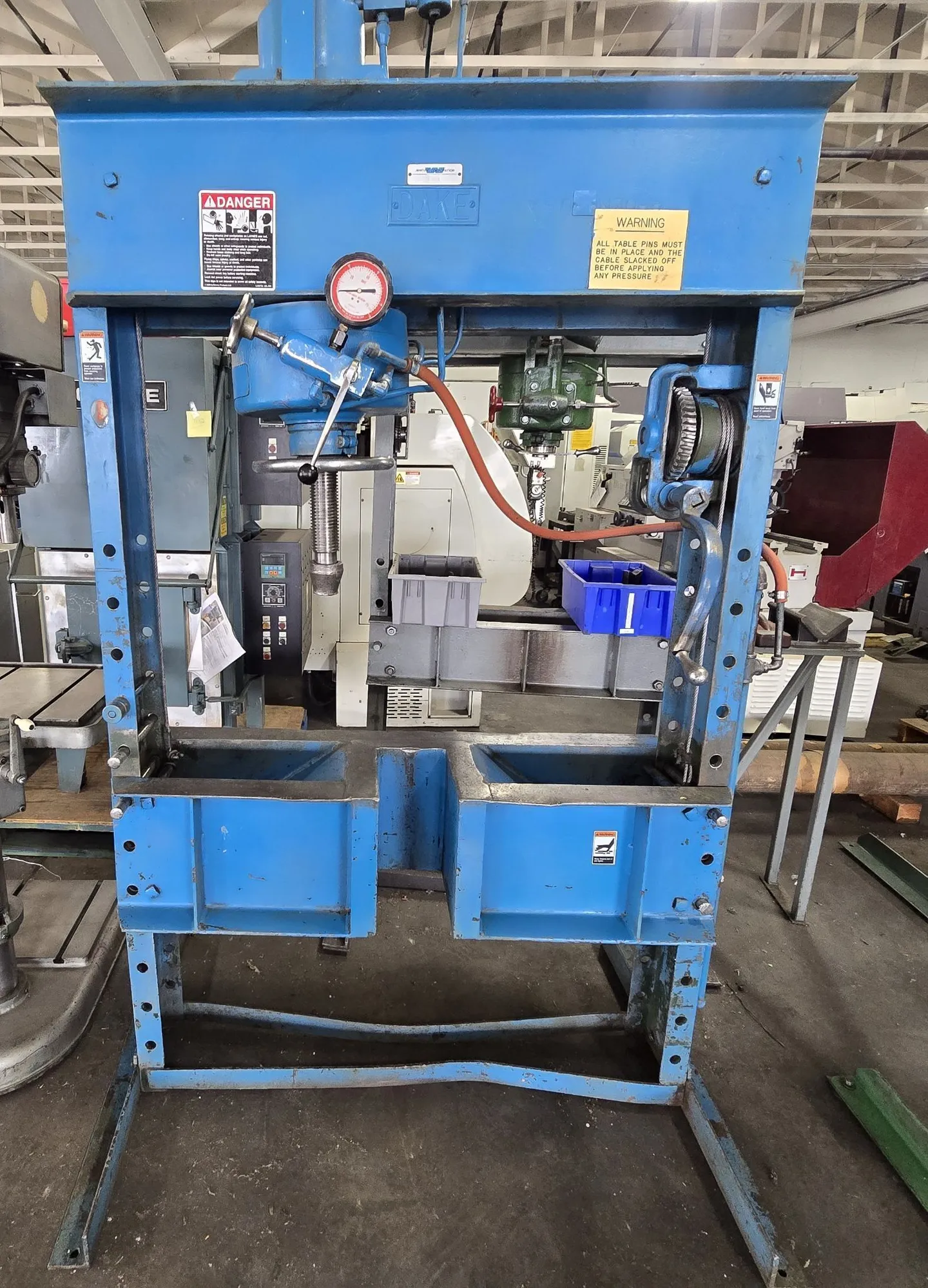 Dake 75 Ton Air Hydraulic H Frame Press w_Special Rails.mp4