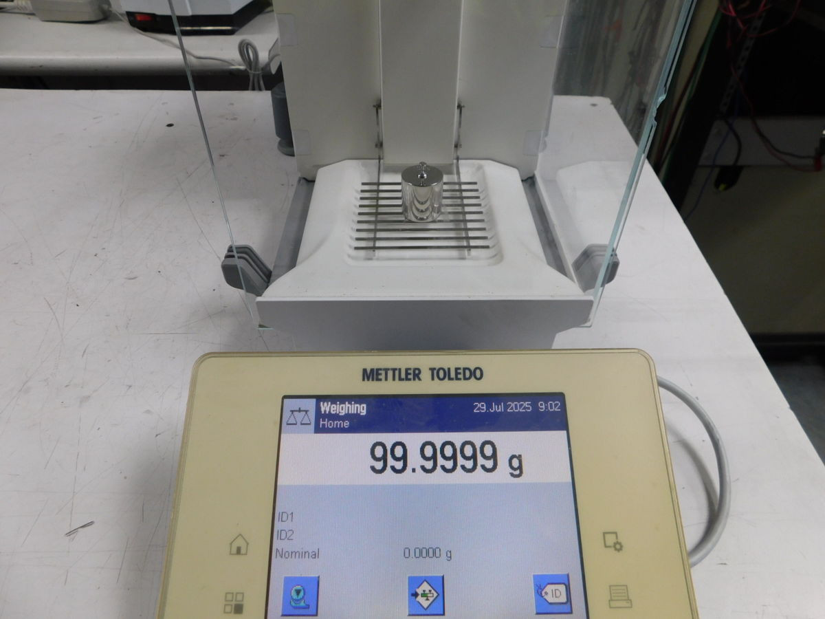 METTLER TOLEDO XSE204 ANALYTICAL BALANCE 220G X 0.1MG - undefined