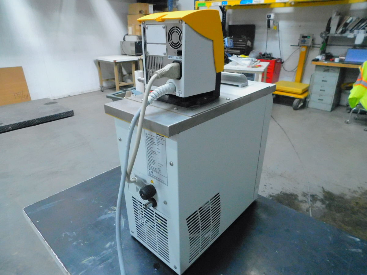 LAUDA RE 630 G HEATING/COOLING CIRCULATING WATER BATH - undefined