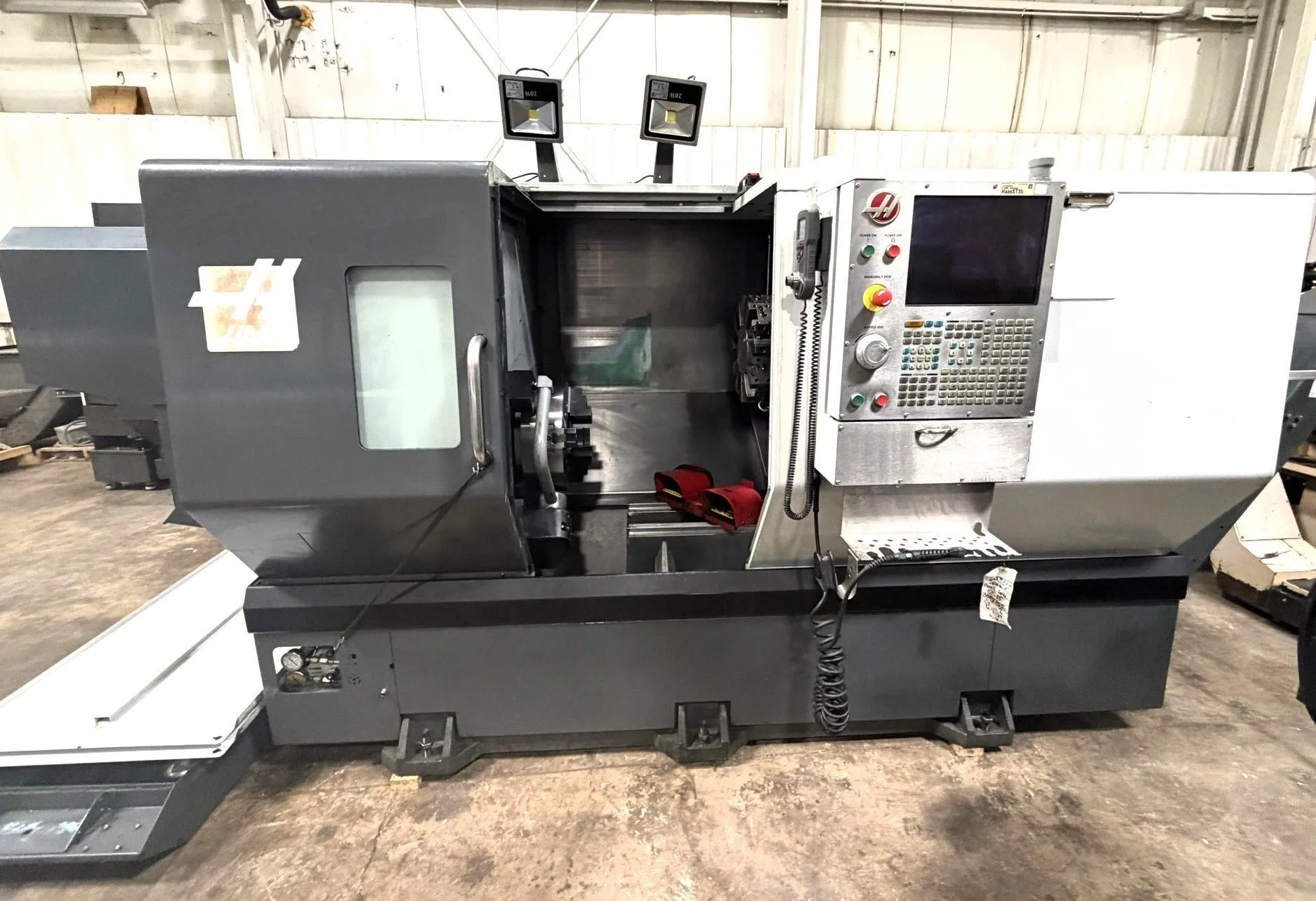 2014 HAAS ST-35 CNC LATHE, 15" CHUCK, 40 HP, 3200 RPM, 4" BAR, 12-STATION TURRET, TAILSTOCK - undefined