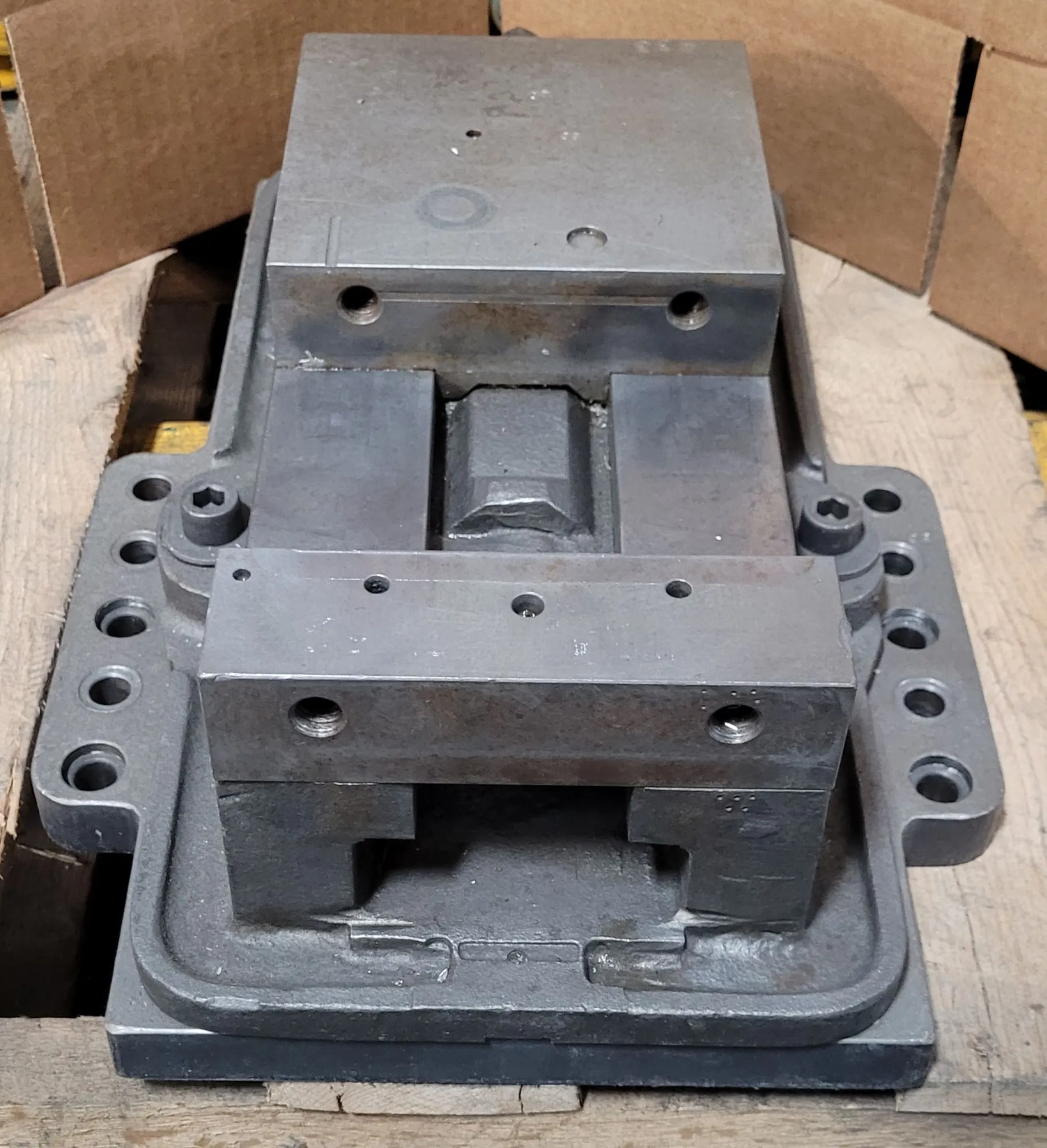 KURT D60 MACHINIST VISE 6" JAW OPENING - undefined