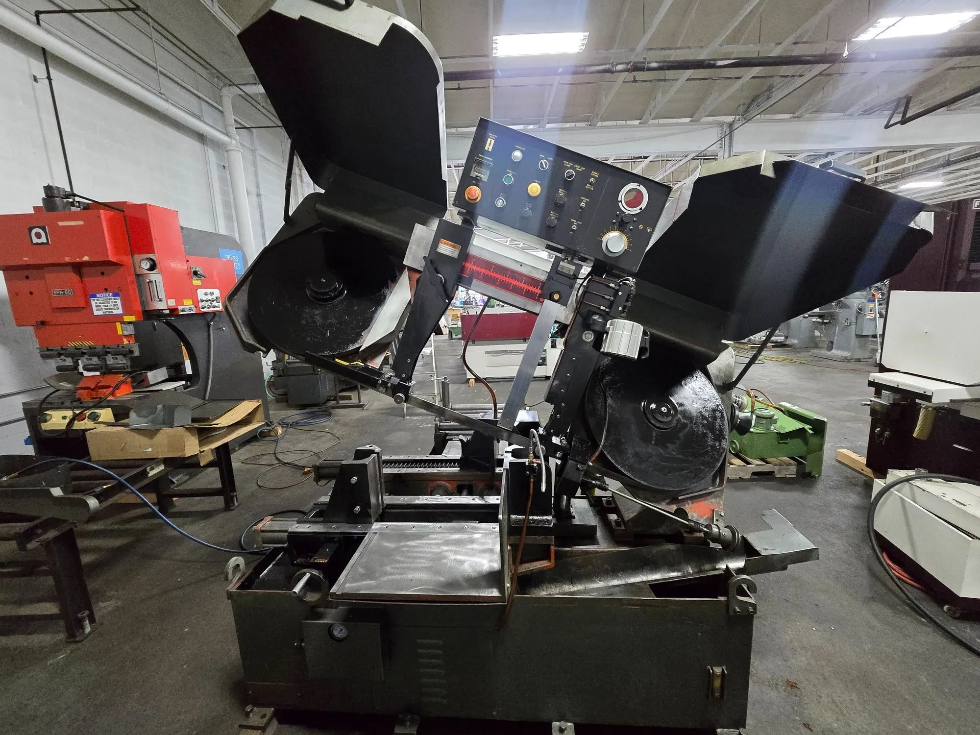 SPARTAN PA18 BANDSAW 18X18-IN CUT 1.5-IN BLADE 7.5HP 230V - undefined