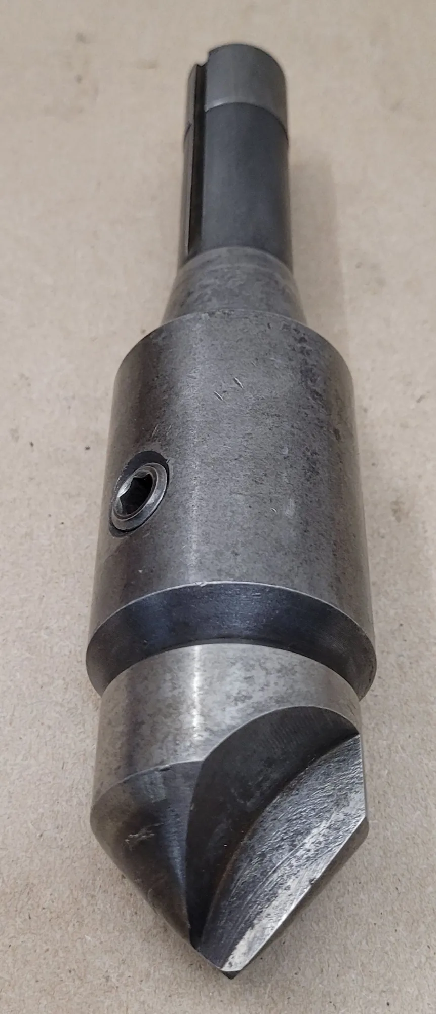 BRIDGEPORT R8 END MILL HOLDER, 8-1/4" LENGTH, 1-1/2" BODY DIAMETER, R8 SHANK TYPE - undefined