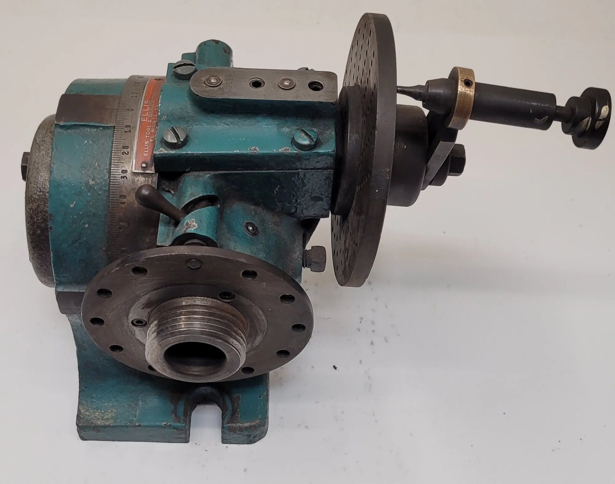 ELLIS DIVIDING INDEXING HEAD - 4-INCH CHUCK CAPACITY - undefined
