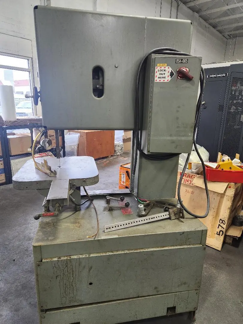 GROB 4V-24 BAND SAW W/ 24'' THROAT DEPTH, BUILT-IN BLADE WELDER - undefined