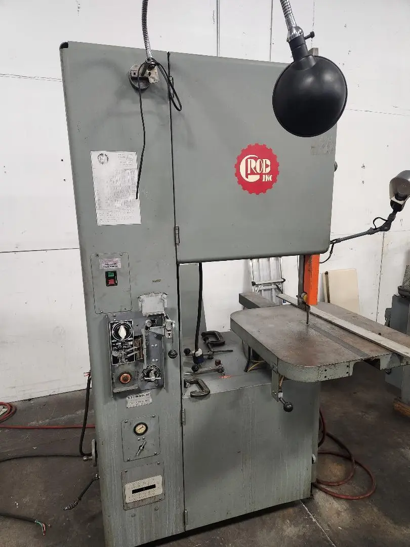 GROB 4V-24 VERTICAL BAND SAW, 24" THROAT DEPTH, 3 HP, INFINITELY VARIABLE SPEED - undefined