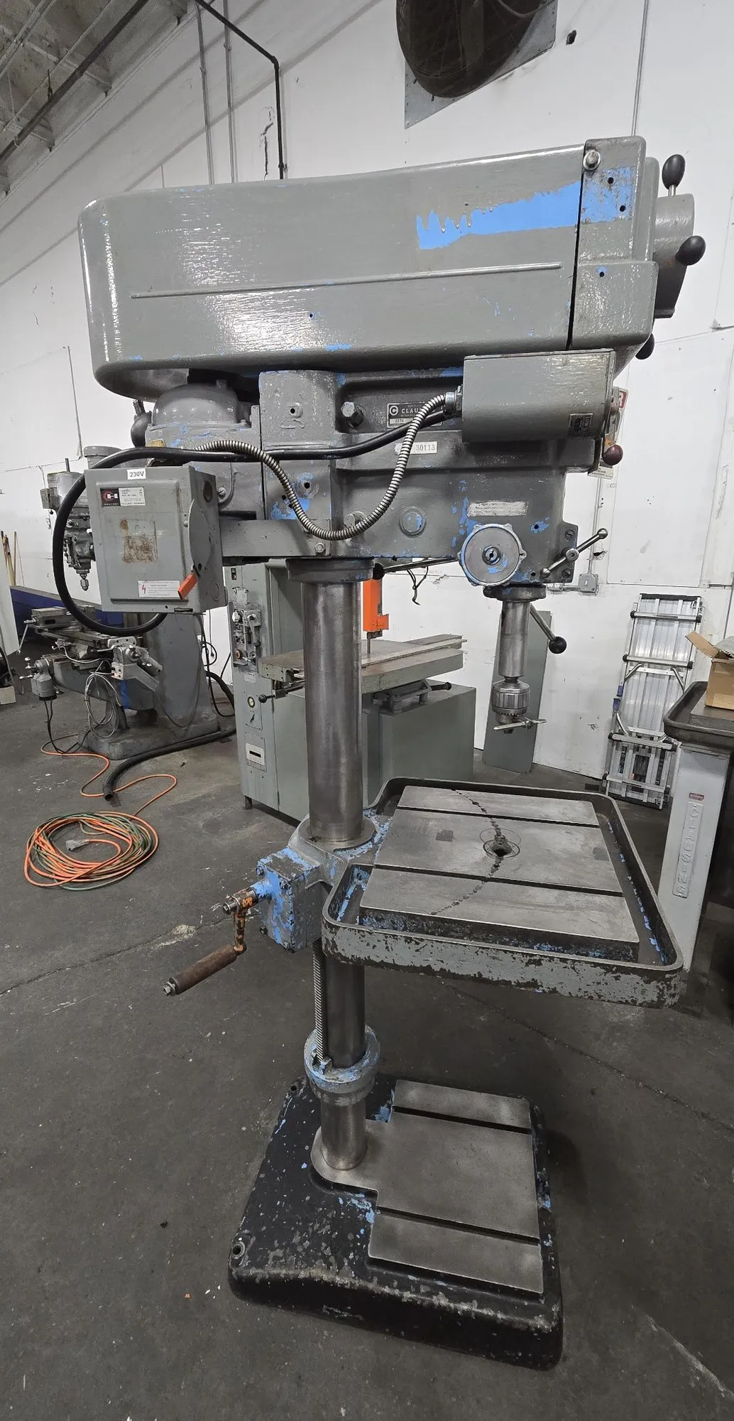 CLAUSING 2276 20" FLOOR DRILL PRESS, 1-1/4" CAPACITY, VARIABLE SPEED 150-2,000 RPM - undefined