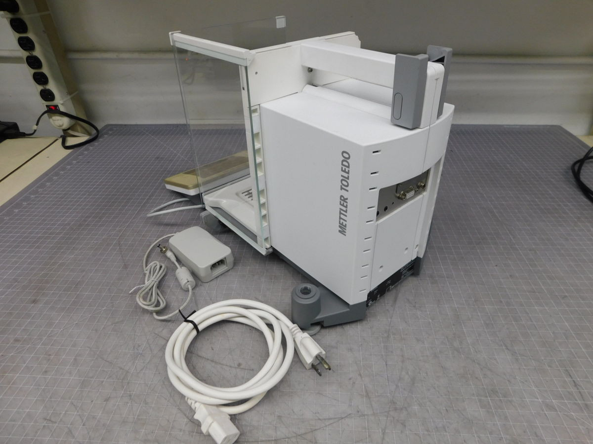METTLER TOLEDO XSE204 ANALYTICAL BALANCE 220G X 0.1MG - undefined