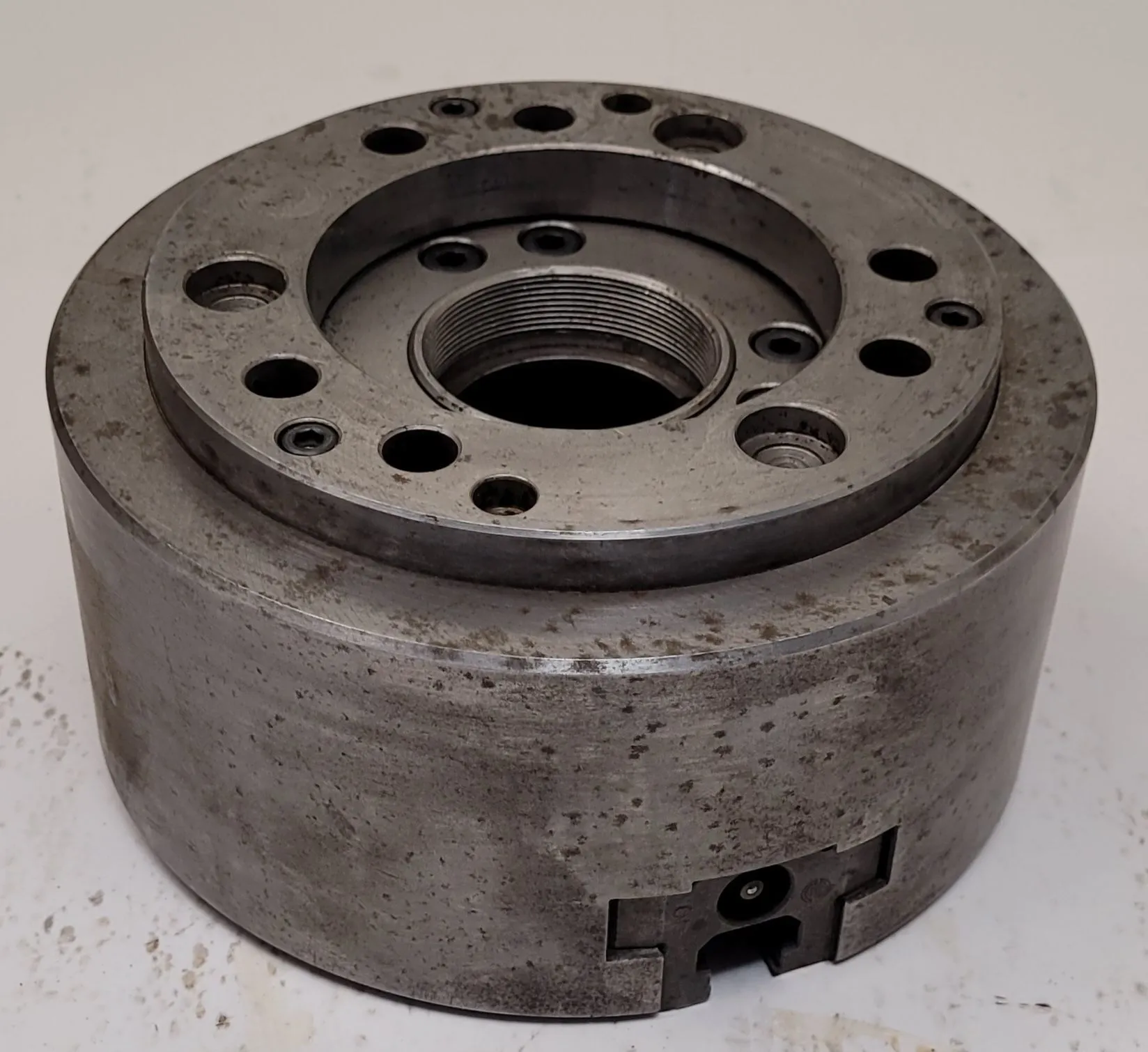 KITAGAWA B-208 3 JAW OPEN CENTRE POWER LATHE CHUCK - 8.25IN DIAMETER, 52MM THROUGH-HOLE - undefined