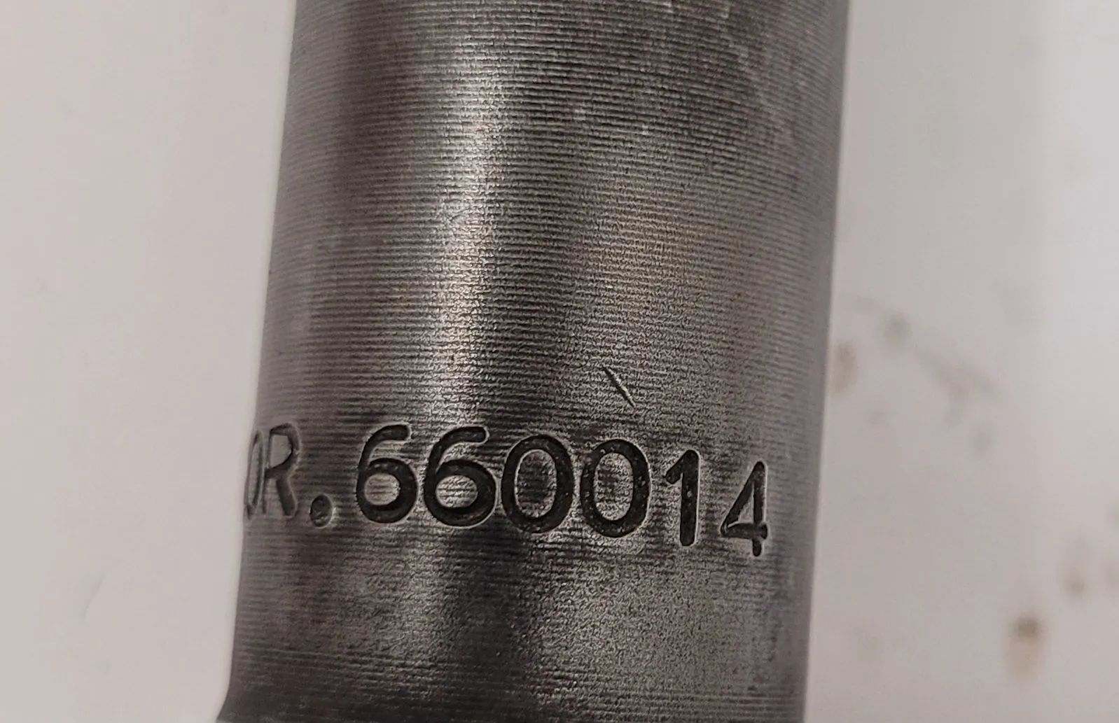 ETM 2IN R8 BORING HEAD OAL: 6.75” BORING HEAD: 2” WIDE SHANK LENGTH: 4.5” - undefined