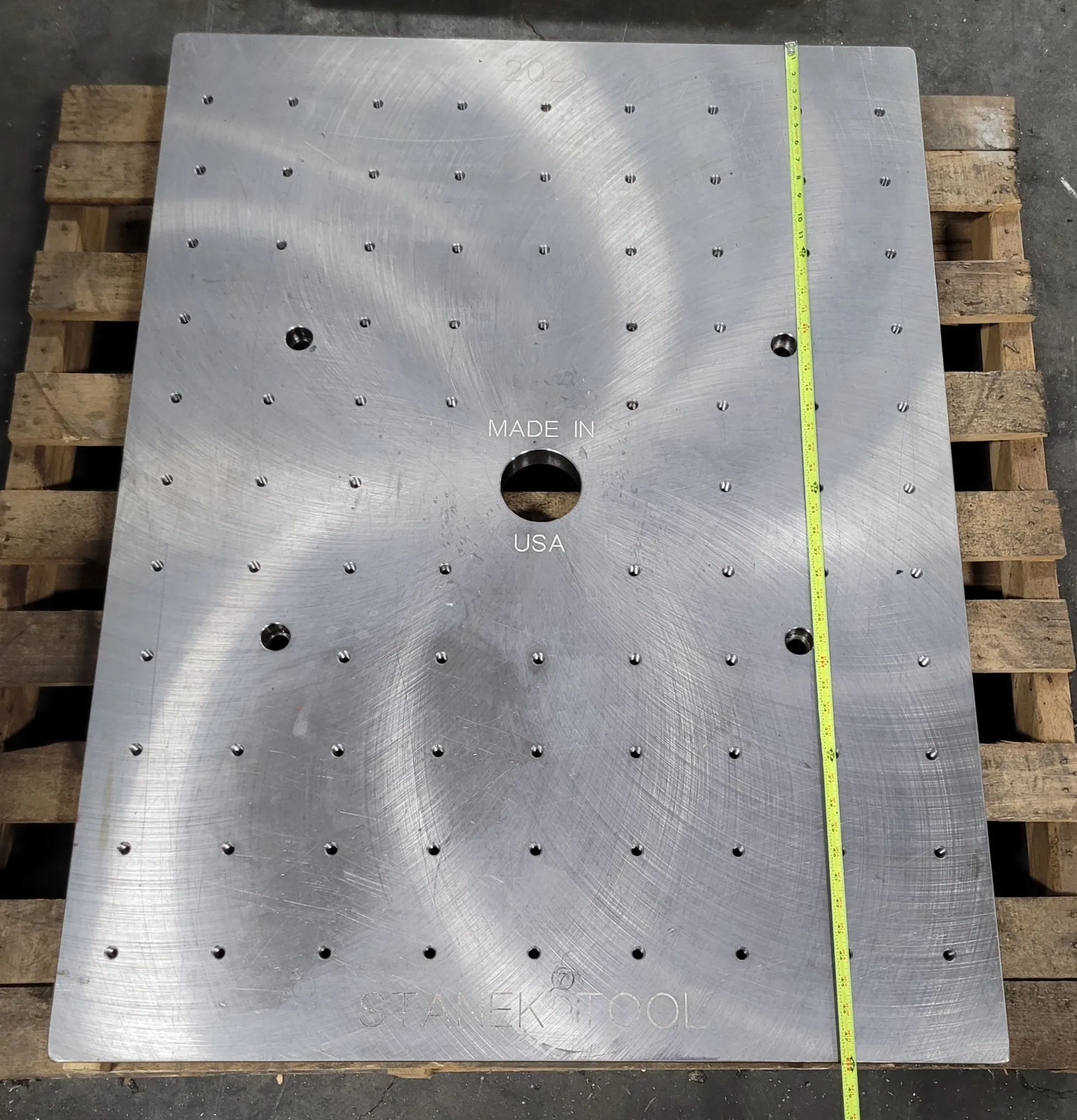 2023 STANEK 2023 FIXTURE PLATE T&A 48X36X1-3/8IN, 708LBS, 3-1/2IN HOLE, 90X 1/2IN HOLES - undefined