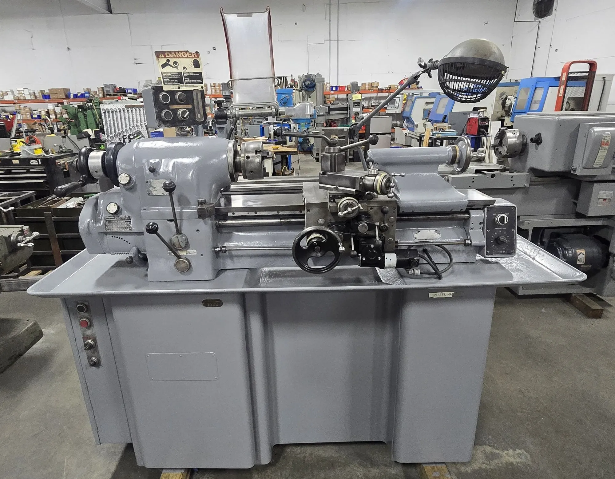 HARDINGE HLV-H WIDE BED TOOL ROOM LATHE (11″ SWING OVER BED, 1.5 HP, 125-3000 RPM) - undefined