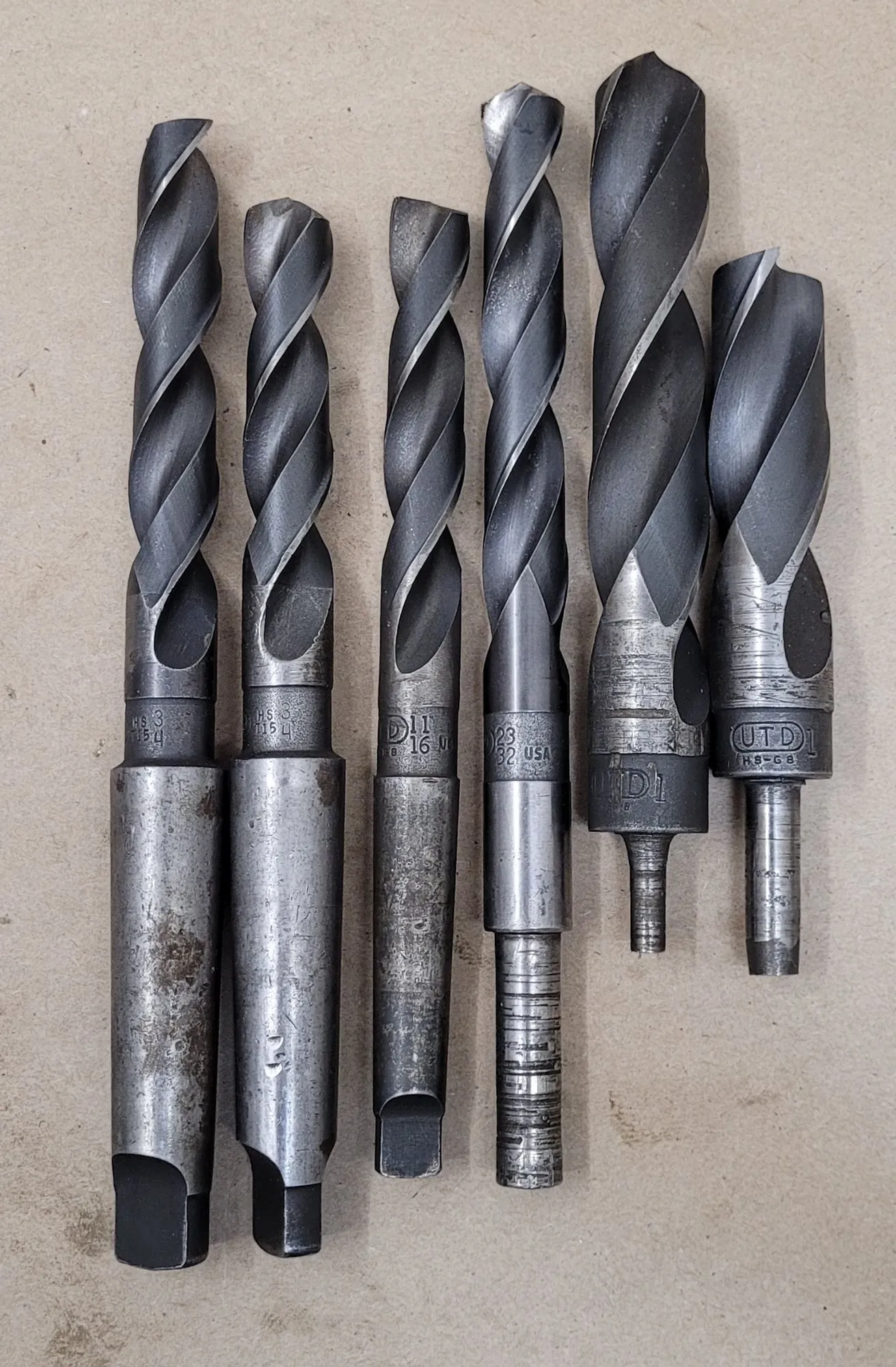 UTD HSS TWIST DRILL SET, 6 PIECES, 11/16"-1", MT2/MT3 TAPER AND STRAIGHT SHANKS - undefined