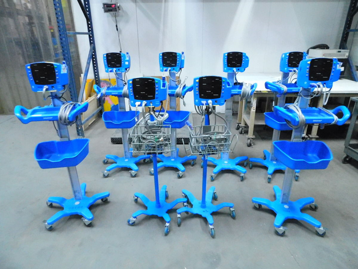 LOT OF 8 GE V100 DINAMAP CARESCAPE PATIENT MONIOTOR WITH STAND M7438 - undefined